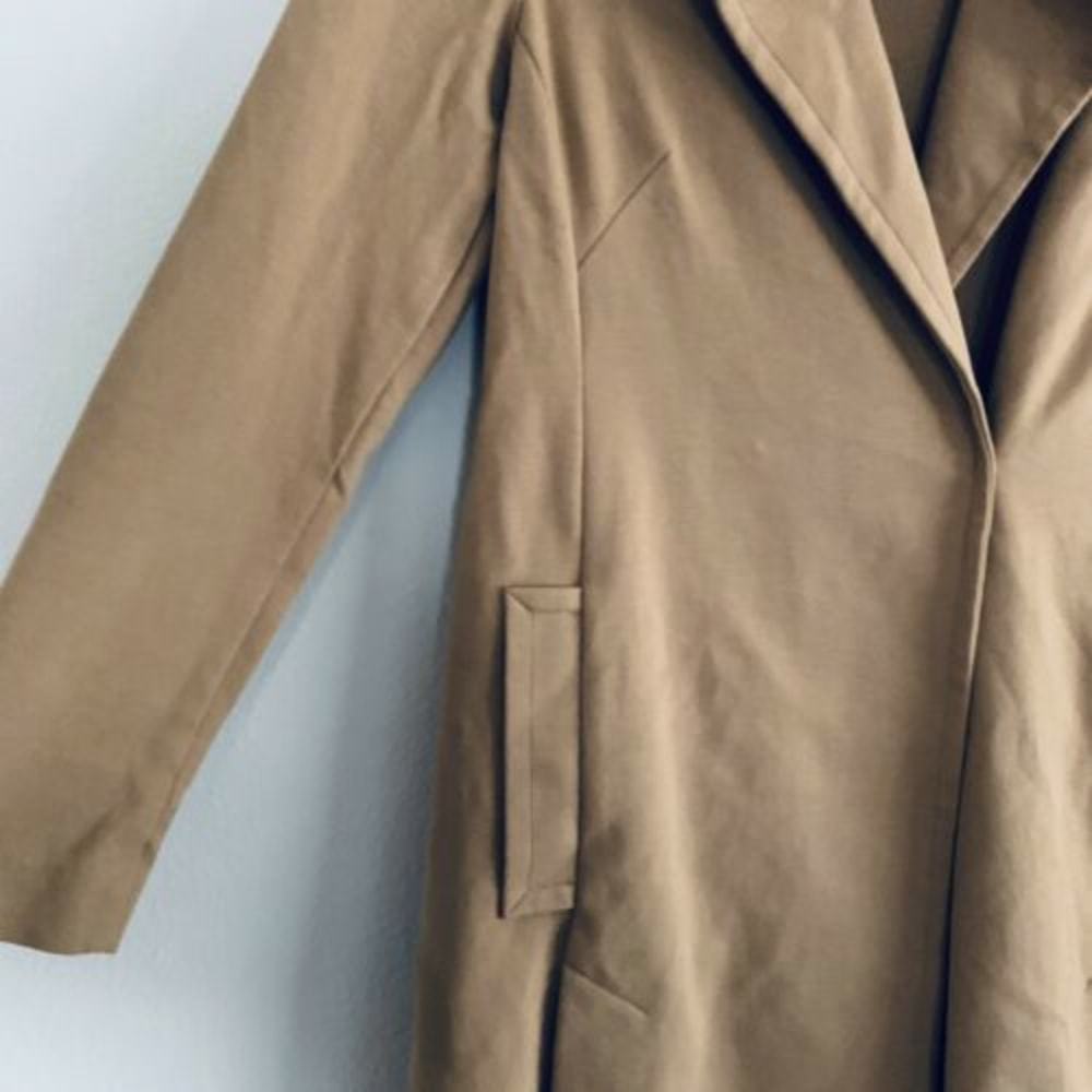 Cabi #3037 Tan Casablanca Trench Coat - Picture 3 of 5